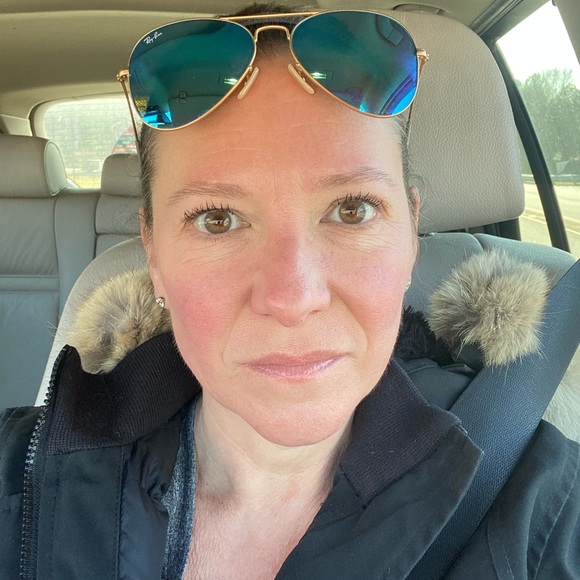 Meet your Posher, Carol - Picture 1 of 1